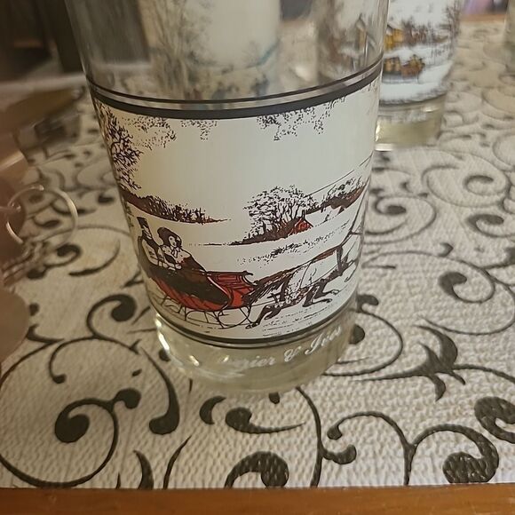 Set of Four Currier and Ives Glasses - Picture 4 of 8